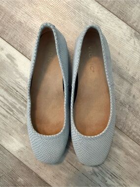 Vionic Pale Blue Textured Ballet Flats